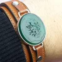 دستبند عقیق سبز با حکاکی یا جواد الائمه ادرکنی و قاب نقره 