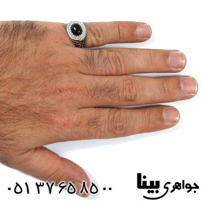 انگشتر عقیق سیاه (اونیکس) مردانه بیضی افقی طرح شاخه