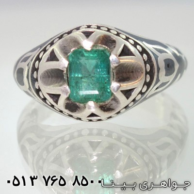 انگشتر زمرد شش چنگ شفاف