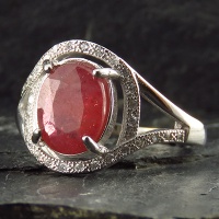 انگشتر یاقوت سرخ زنانه رودیوم مدل رخشان 