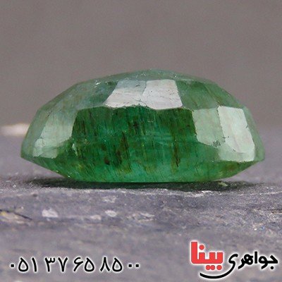 نگین انگشتر زمرد درشت و خوشرنگ همراه با شناسنامه بین المللی دیجیتال _کد:1900