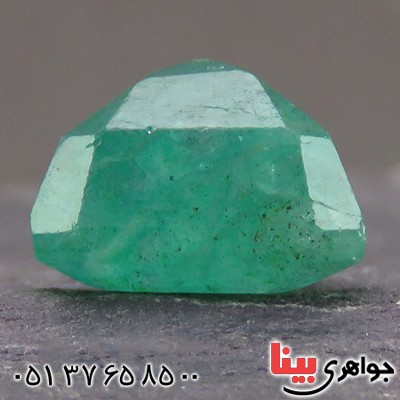 نگین انگشتر زمرد درشت و خوشرنگ مربعی همراه با شناسنامه بین المللی دیجیتال _کد:1903