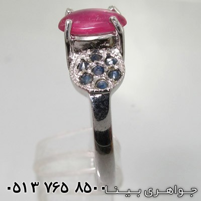 انگشتر چند جواهر یاقوت سرخ و کبود و زمرد توپی