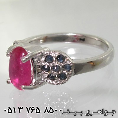 انگشتر چند جواهر یاقوت سرخ و کبود و زمرد توپی