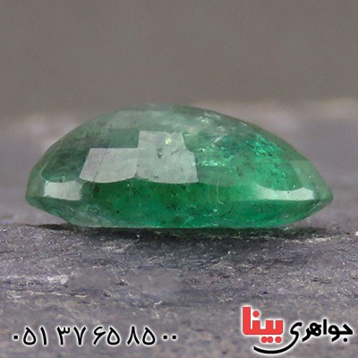 نگین انگشتر زمرد خوشرنگ و خوش نقش همراه با شناسنامه بین المللی دیجیتال _کد:1933