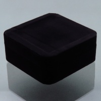 جعبه جواهر قاب نیم ستی مخمل سلطنتی 