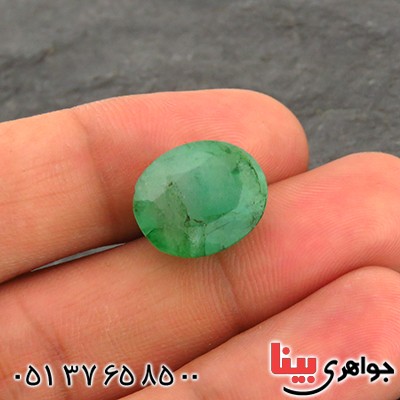 نگین انگشتر زمرد بیضی درشت خوشرنگ و خوش نقش _کد:14280
