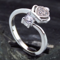 انگشتر نقره الماسی بند انگشتی طرح تاج 