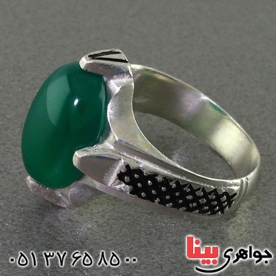 انگشتر عقیق سبز مردانه چهار چنگ سیاه قلم کاری _کد:15473