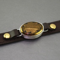 دستبند حدید طلایی با حکاکی شرف اعظم 
