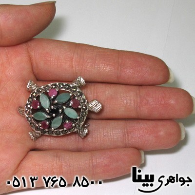 گردنبند چند جواهر و سنجاق سینه لاکپشتی