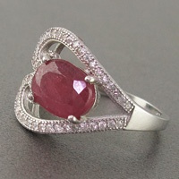 انگشتر یاقوت سرخ ناب رودیوم زنانه مدل قلب 