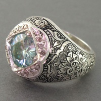 انگشتر الماس روسی ( موزانایت ) ناب و الماس ، قلم زنی 