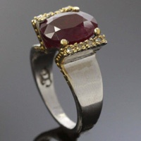 انگشتر یاقوت سرخ و الماس بسیار عالی زیبا 