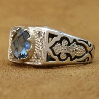 انگشتر توپاز دور الماس مدل شبکه ای 