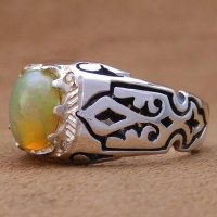 انگشتر اوپال دور الماس بسیار زیبا 