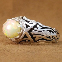 انگشتر اوپال دور الماس بسیار زیبا 