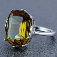 انگشتر الکساندریت زنانه خوشرنگ بسیار خاص 