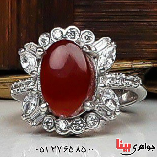 انگشتر عقیق یمنی سرخ خوشرنگ رودیوم زنانه _کد:23014