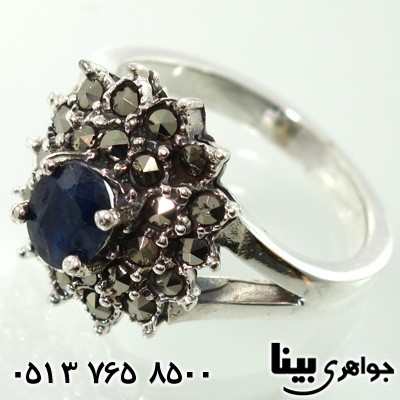 انگشتر یاقوت کبود و حدید طرح گل زنانه