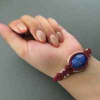 دستبند عقیق آبی رگه دار سبک تبتی 