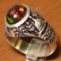 انگشتر اوپال آتشین مردانه با قلم زنی