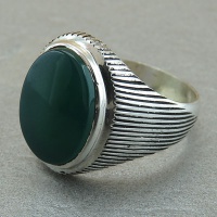 انگشتر عقیق سبز مردانه خوشرنگ عالی همراه با حرز 