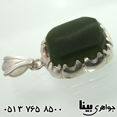 گردنبند یشم مربعی