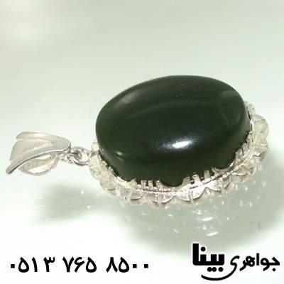 گردنبند یشم بیضی برجسته