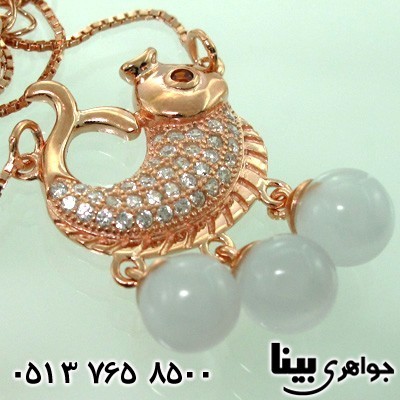 سینه ریز سنگ ماه (مون استون) زنانه طرح ماهی سه نگین