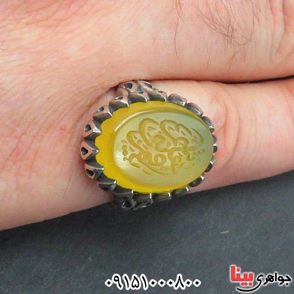 انگشتر عقیق زرد خطی با حکاکی یاقمربنی هاشم بسیارخوشرنگ _کد:33618