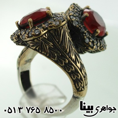 انگشتر جید سرخ دو نگین طرح گل
