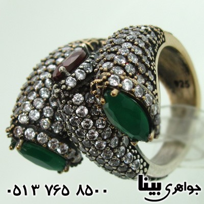 انگشتر جید سبز و سرخ سه نگین