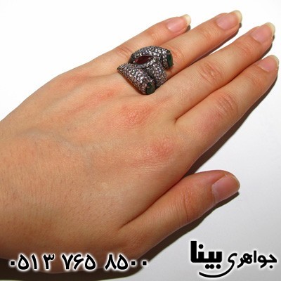 انگشتر جید سبز و سرخ سه نگین