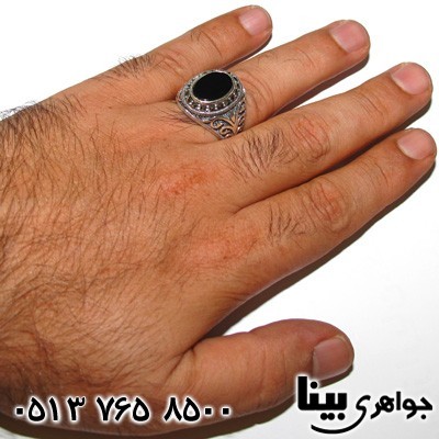 انگشتر عقیق سیاه (اونیکس) و حدید درشت