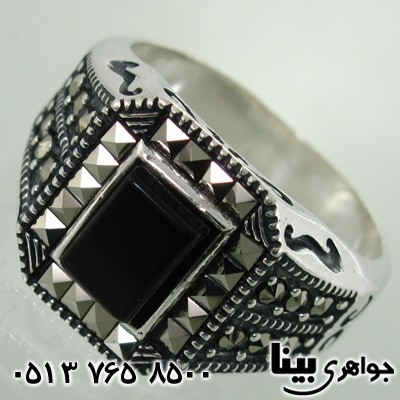 انگشتر عقیق سیاه (اونیکس) و حدید مربعی