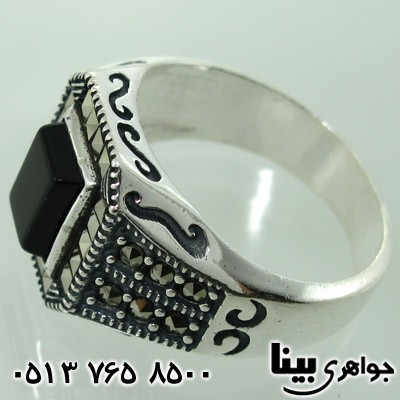 انگشتر عقیق سیاه (اونیکس) و حدید مربعی