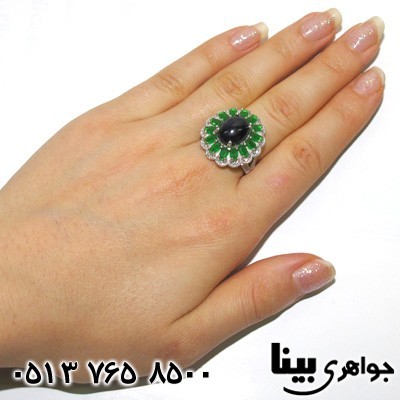 انگشتر یاقوت کبود درشت بیضی و جید سبز اشرافی زنانه