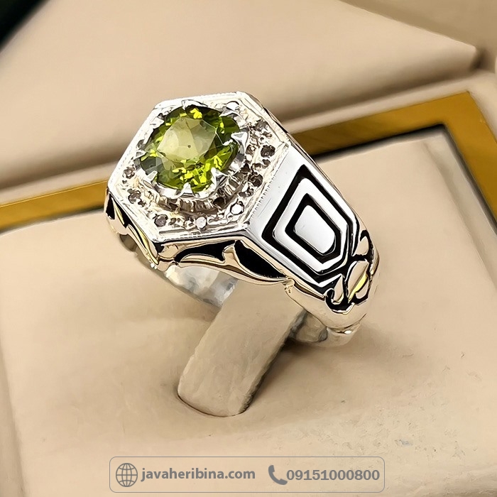 انگشتر زبرجد با مخراج 12 قطعه الماس لوکس و فاخر _کد:35015