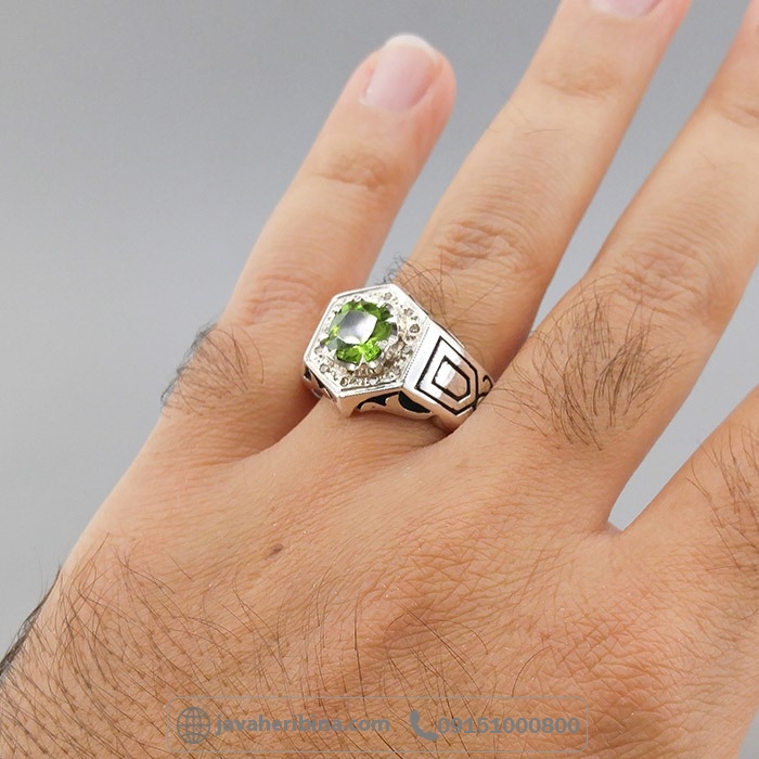 انگشتر زبرجد با مخراج 12 قطعه الماس لوکس و فاخر _کد:35015