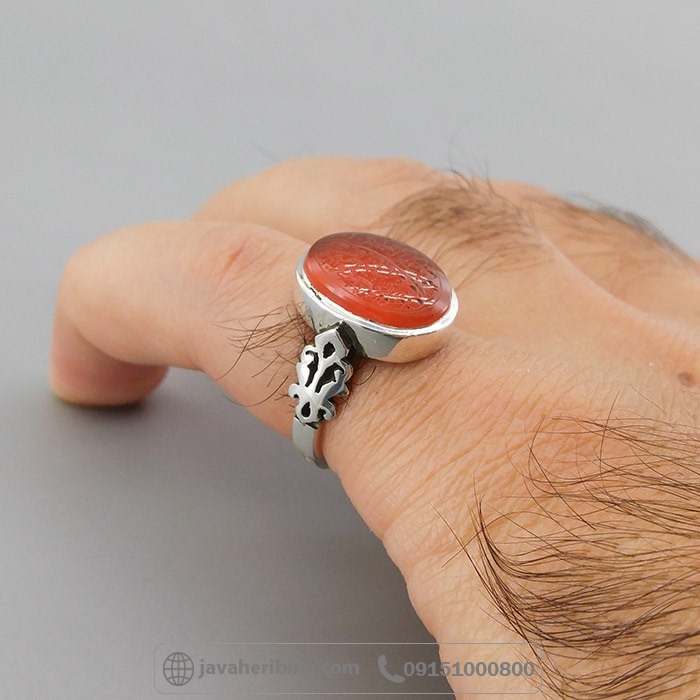 انگشتر عقیق یمنی سرخ با حکاکی و من یتق الله همراه با حرز و تربت _کد:35019