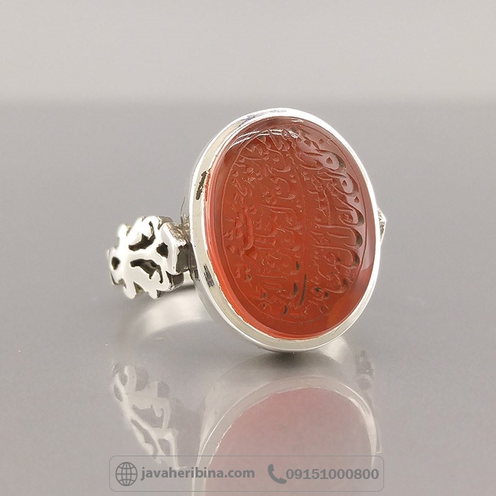 انگشتر عقیق یمنی سرخ با حکاکی و من یتق الله همراه با حرز و تربت _کد:35019