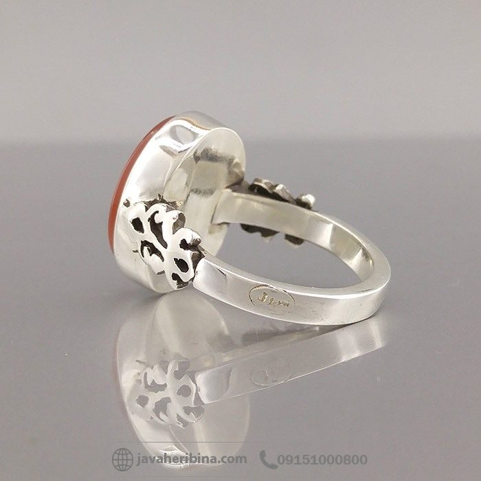 انگشتر عقیق یمنی سرخ با حکاکی و من یتق الله همراه با حرز و تربت _کد:35019