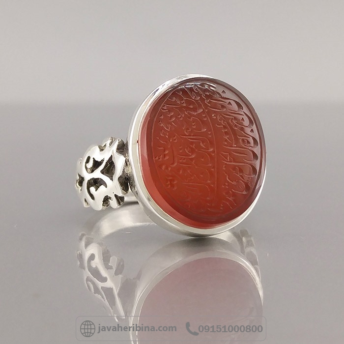 انگشتر عقیق یمنی سرخ با حکاکی و من یتق الله همراه با حرز و تربت _کد:35020