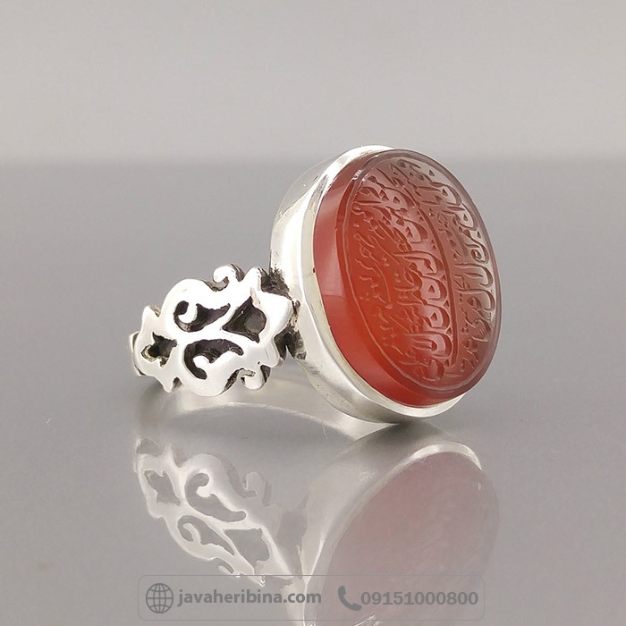 انگشتر عقیق یمنی سرخ با حکاکی و من یتق الله همراه با حرز و تربت _کد:35020