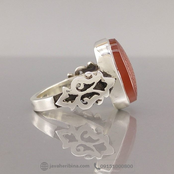 انگشتر عقیق یمنی سرخ با حکاکی و من یتق الله همراه با حرز و تربت _کد:35020