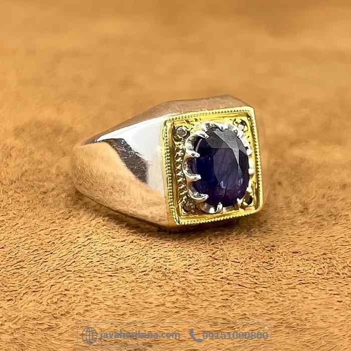 انگشتر یاقوت کبود تاج برنجی با مخراج 44 قطعه الماس _کد:35033