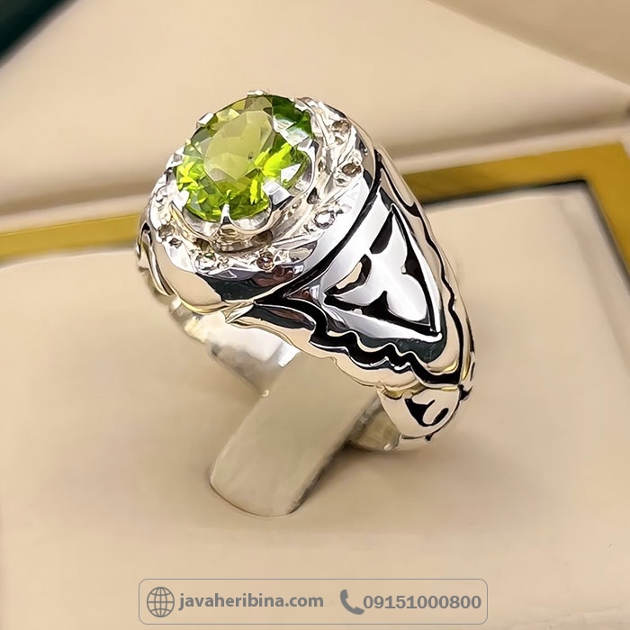 انگشتر زبرجد با مخراج 10 قطعه الماس _کد:35035