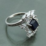 انگشتر یاقوت کبود نقره زنانه بسیار زیبا _کد:۳۵۰۳۹