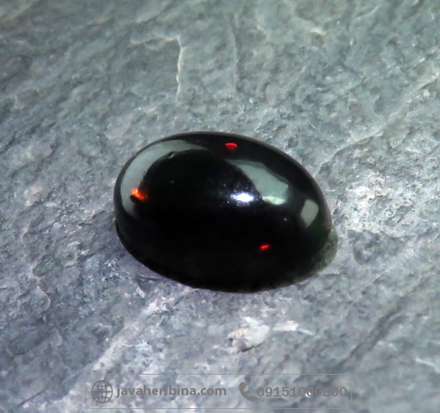 نگین انگشتر اوپال سیاه با طیف نوری هفت رنگ _کد:35071